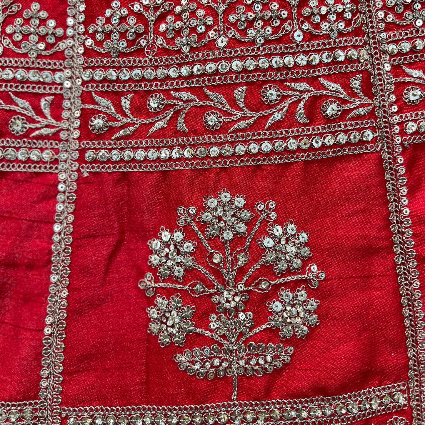 Dulhan in Red Lehenga : Double Dupatta Sabya Bridal Lehenga