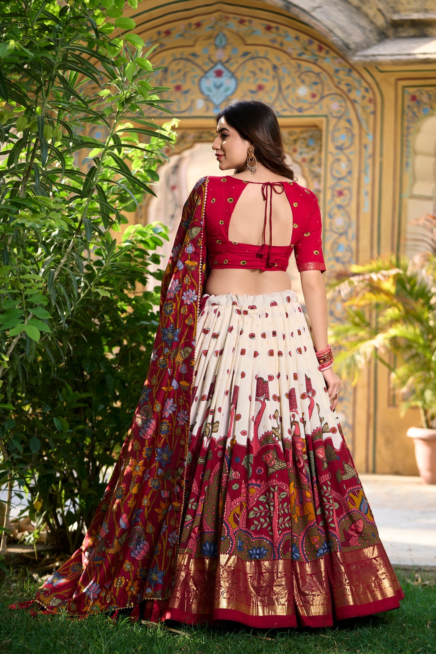 Doli - Kalamkari Print with Foil Work Border White Lehenga Choli Set - JMS Studio