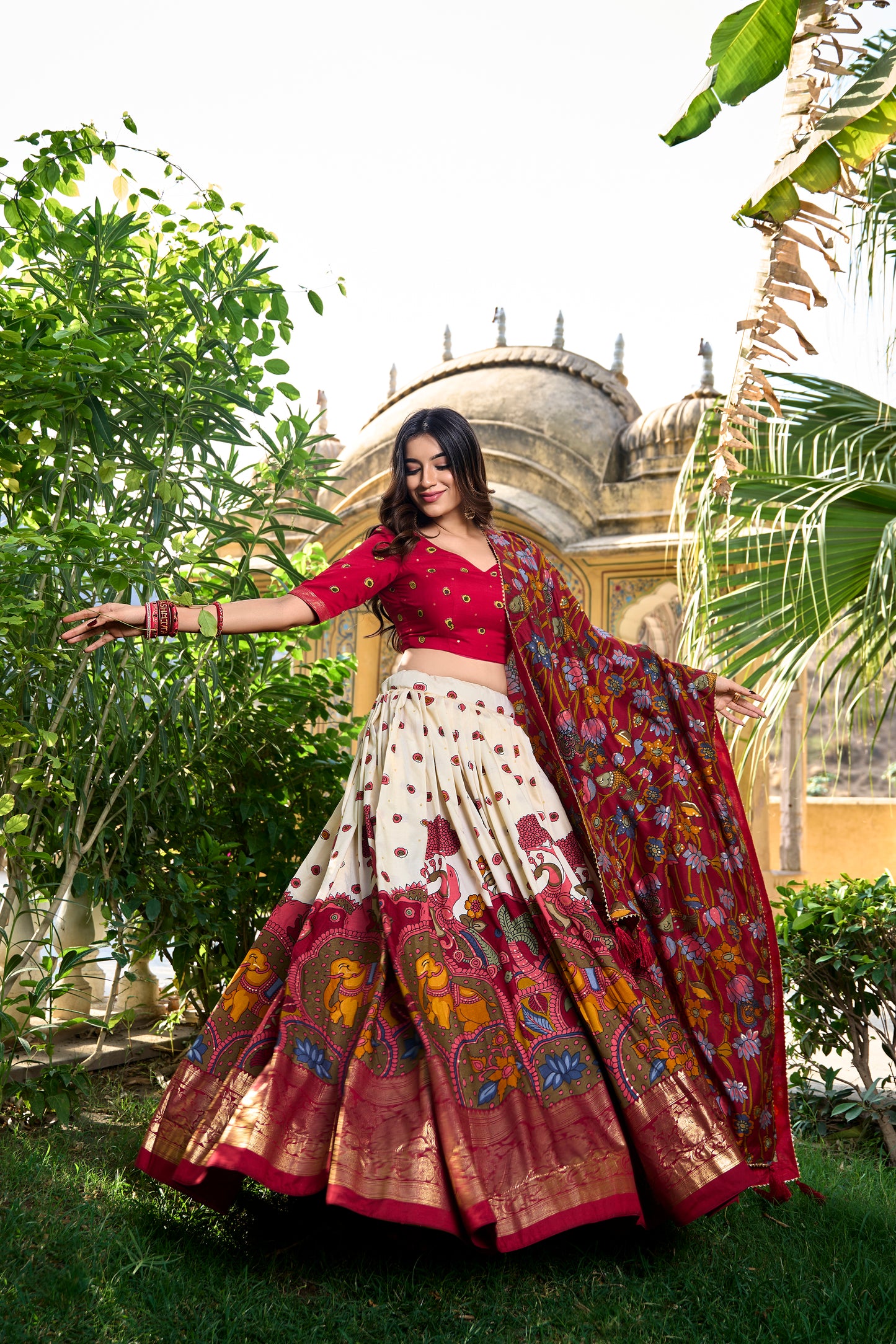 Doli - Kalamkari Print with Foil Work Border White Lehenga Choli Set - JMS Studio