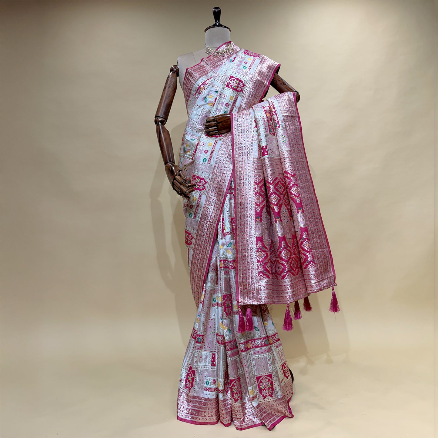 Patola-style Geometric Silk Saree With Contrast Border Pallu with Blouse