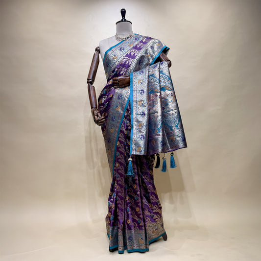 Leheriya-style Festive Silk Saree With Contrast Border Pallu with Blouse