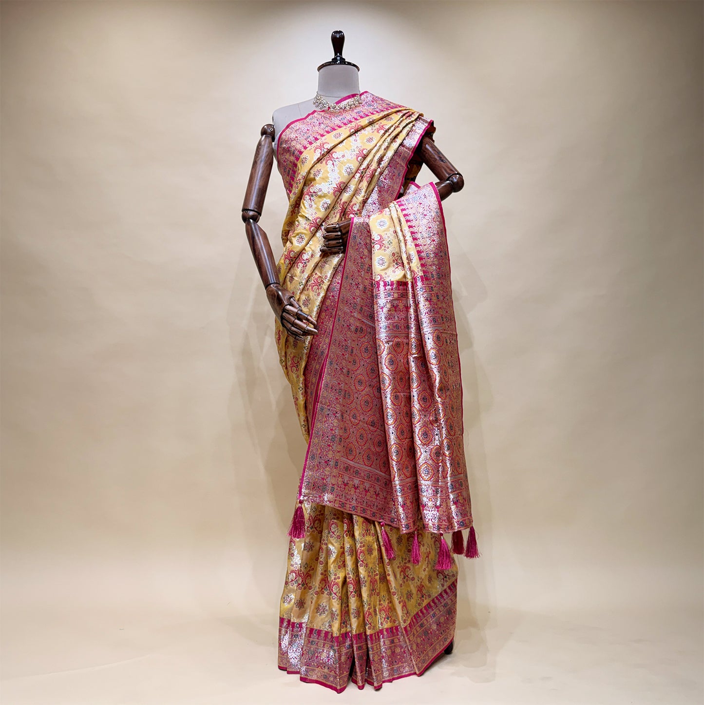 Patola-style Geometric Silk Saree With Contrast Border Pallu with Blouse