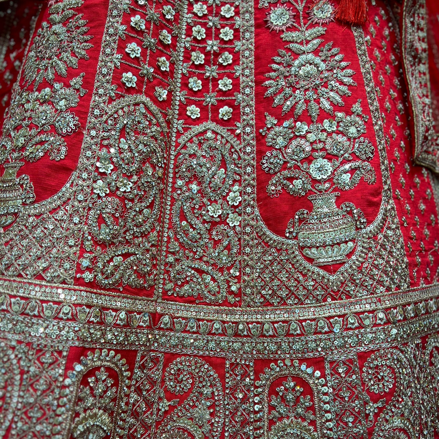 Dulhan in Red Lehenga Elegance: Raw Silk Royal Red Bridal Lehenga