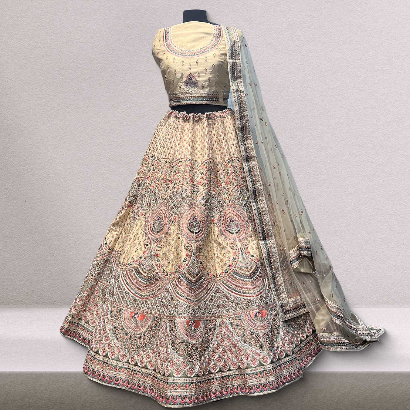 Anamika khanna outlet lehenga