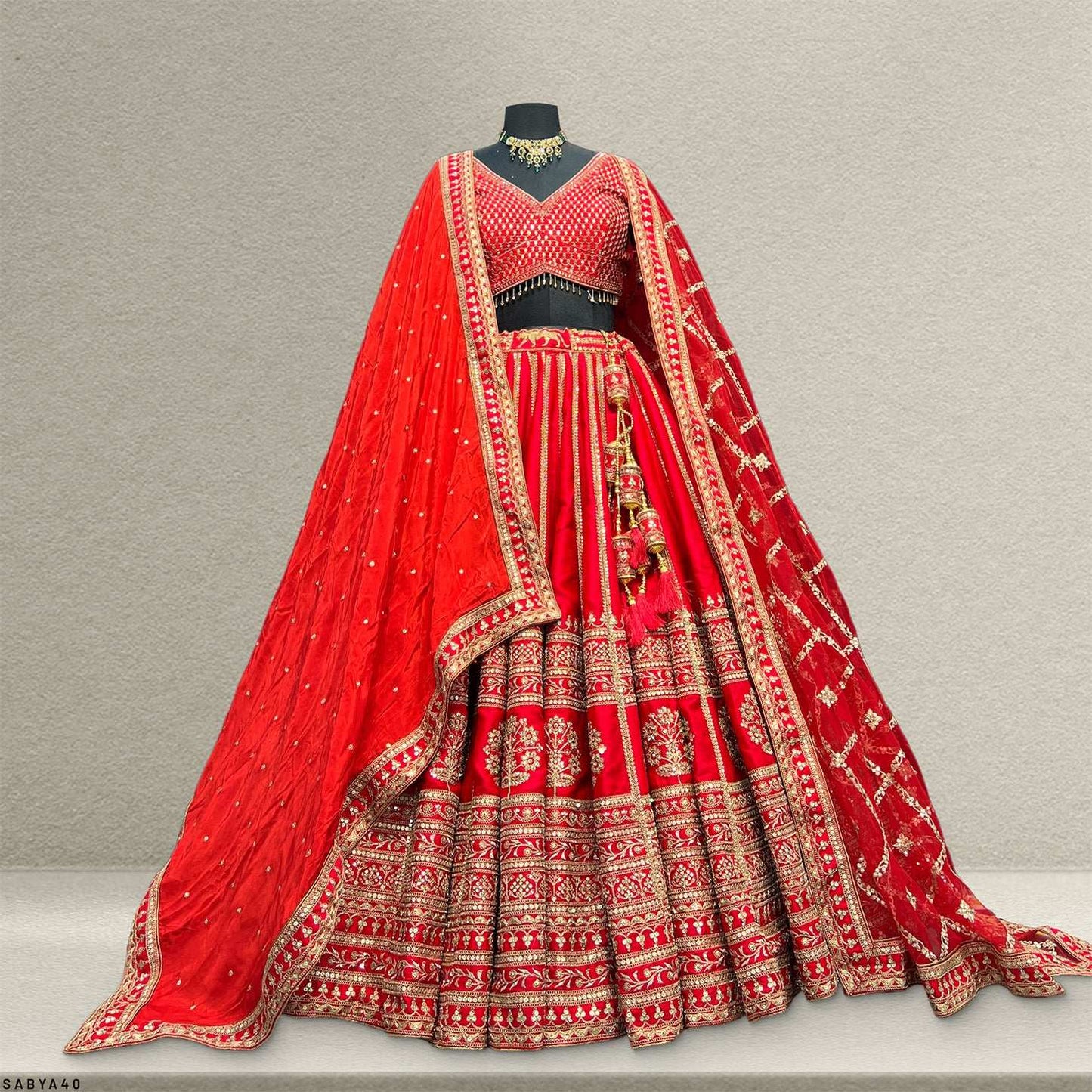 Dulhan in Red Lehenga : 40 Kali Double Dupatta Flared Sabya Lehenga