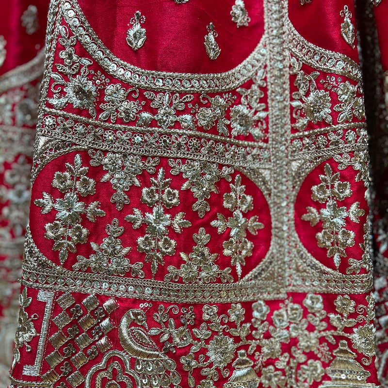 Dulhan in Red Lehenga : 12 Meter Flared Minimal Royal Red Bridal Lehenga