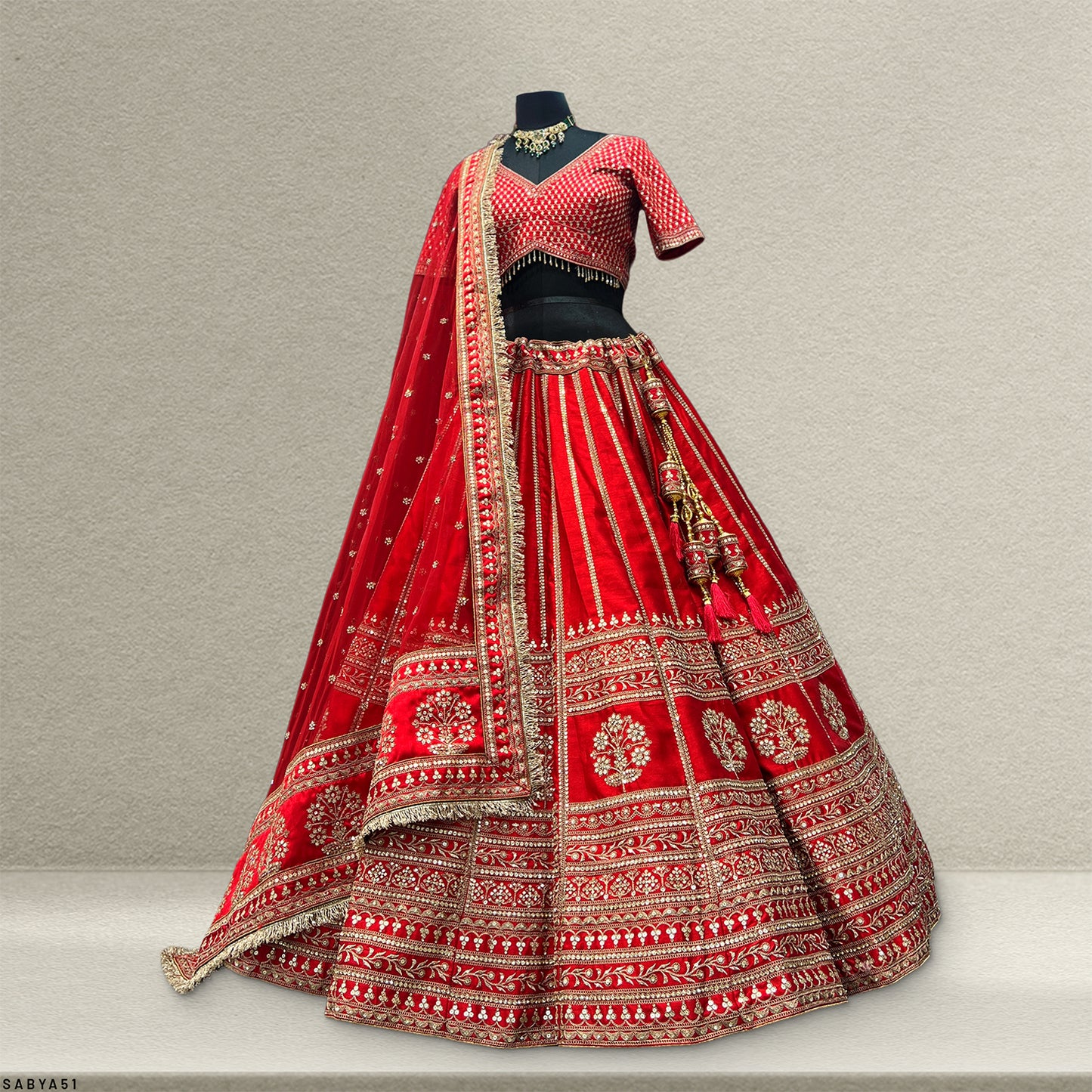 Dulhan in Red Lehenga Elegance: Celebrity-Inspired Royal Baggi Collection