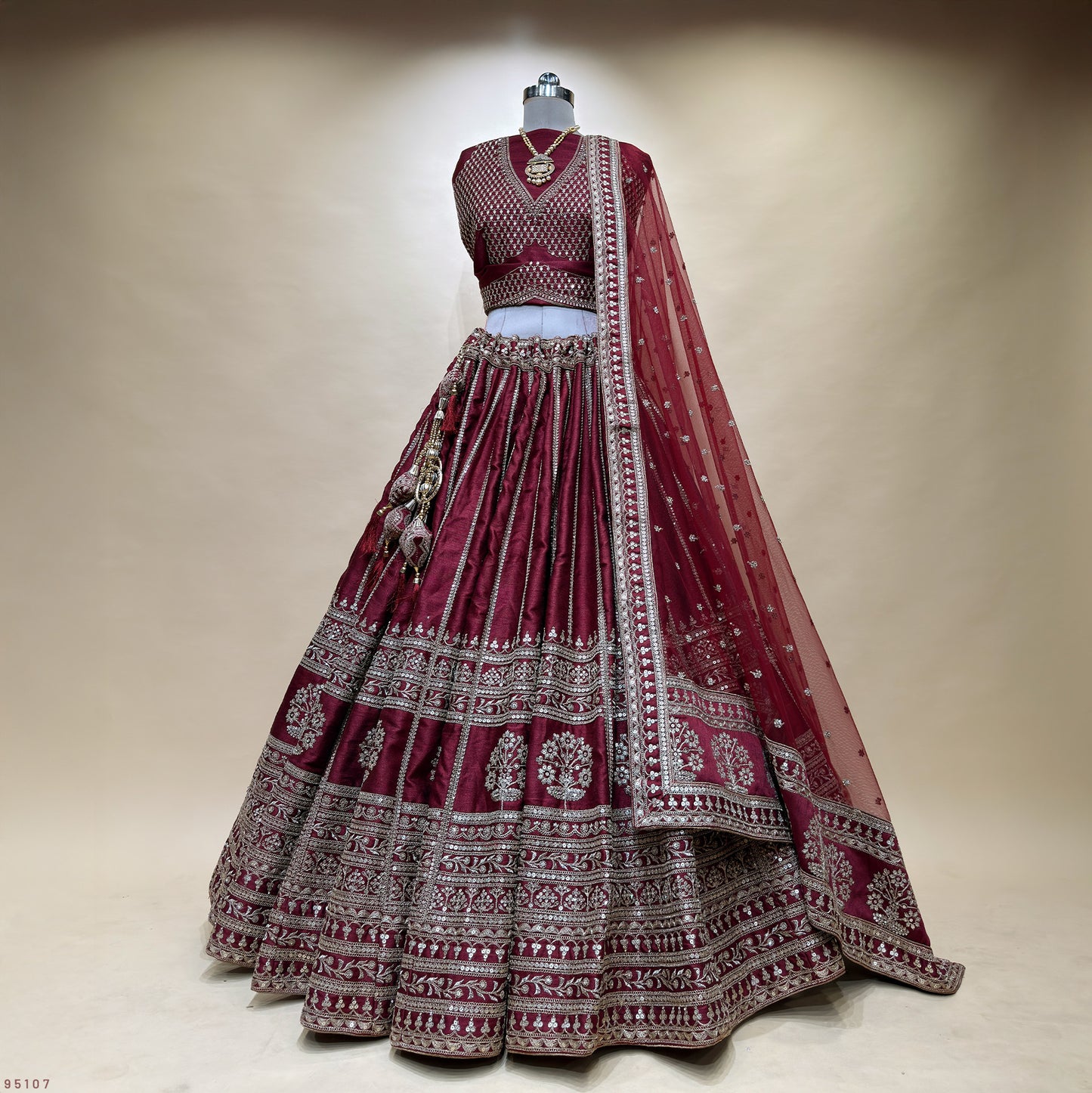 Dulhan in Maroon Lehenga : Minimal Royal Look Sabya Bridal Lehenga